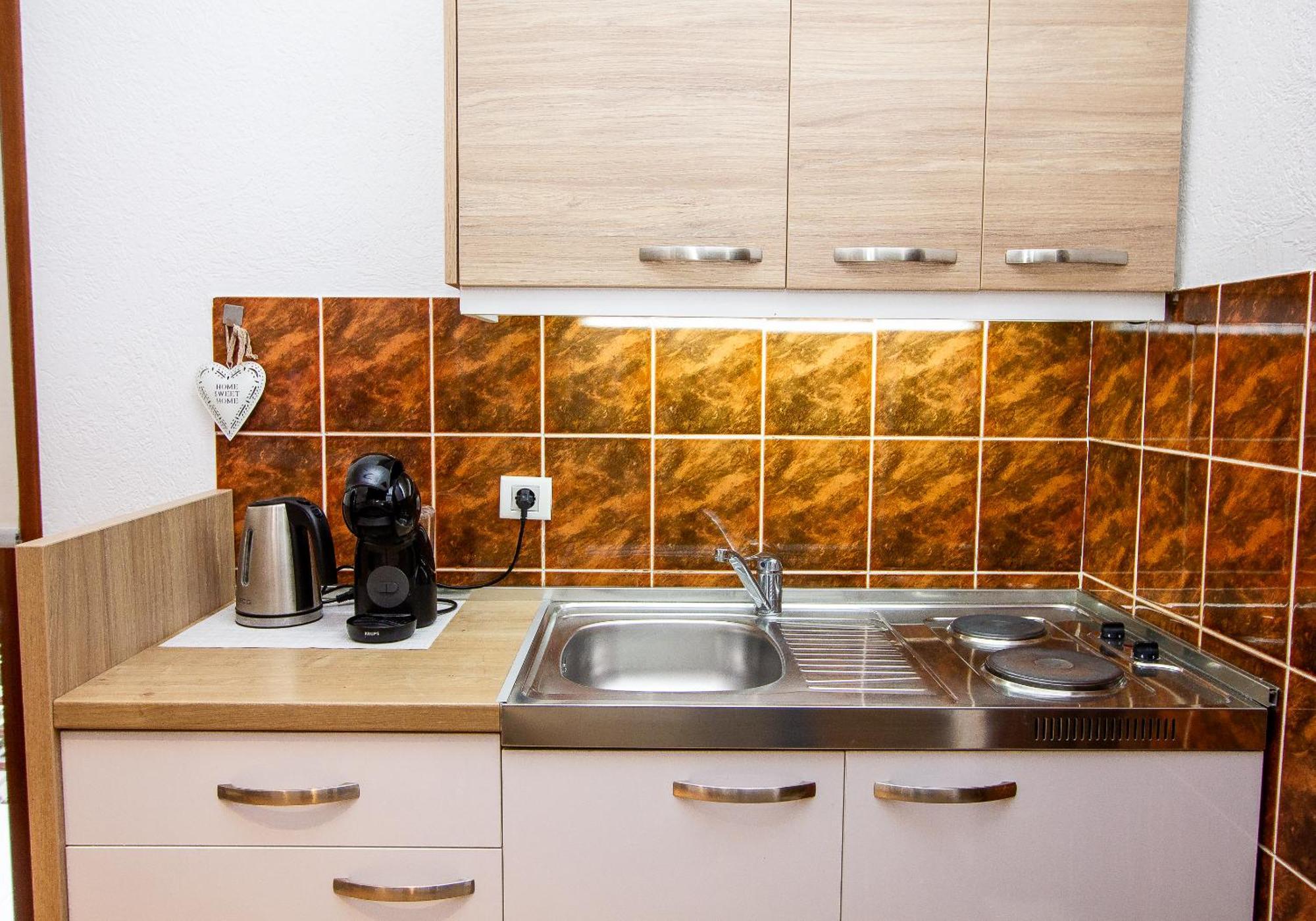 Guest House Jedro Petrovac Екстериор снимка