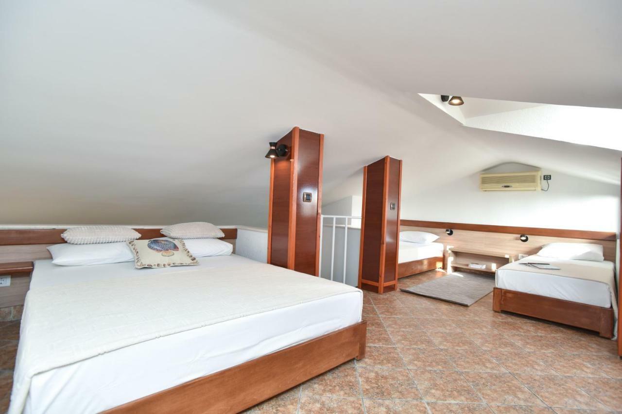 Guest House Jedro Petrovac Екстериор снимка