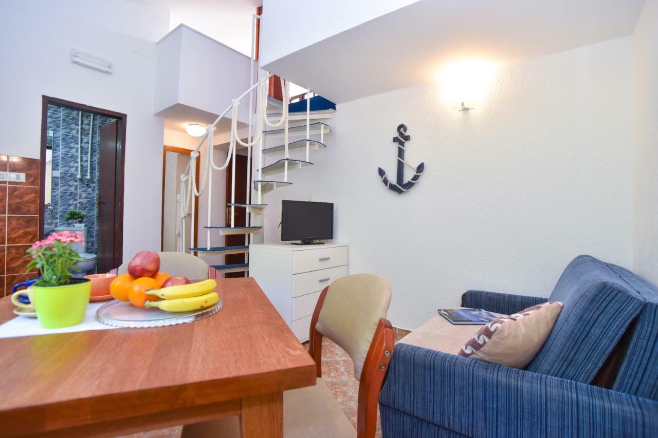 Guest House Jedro Petrovac Екстериор снимка
