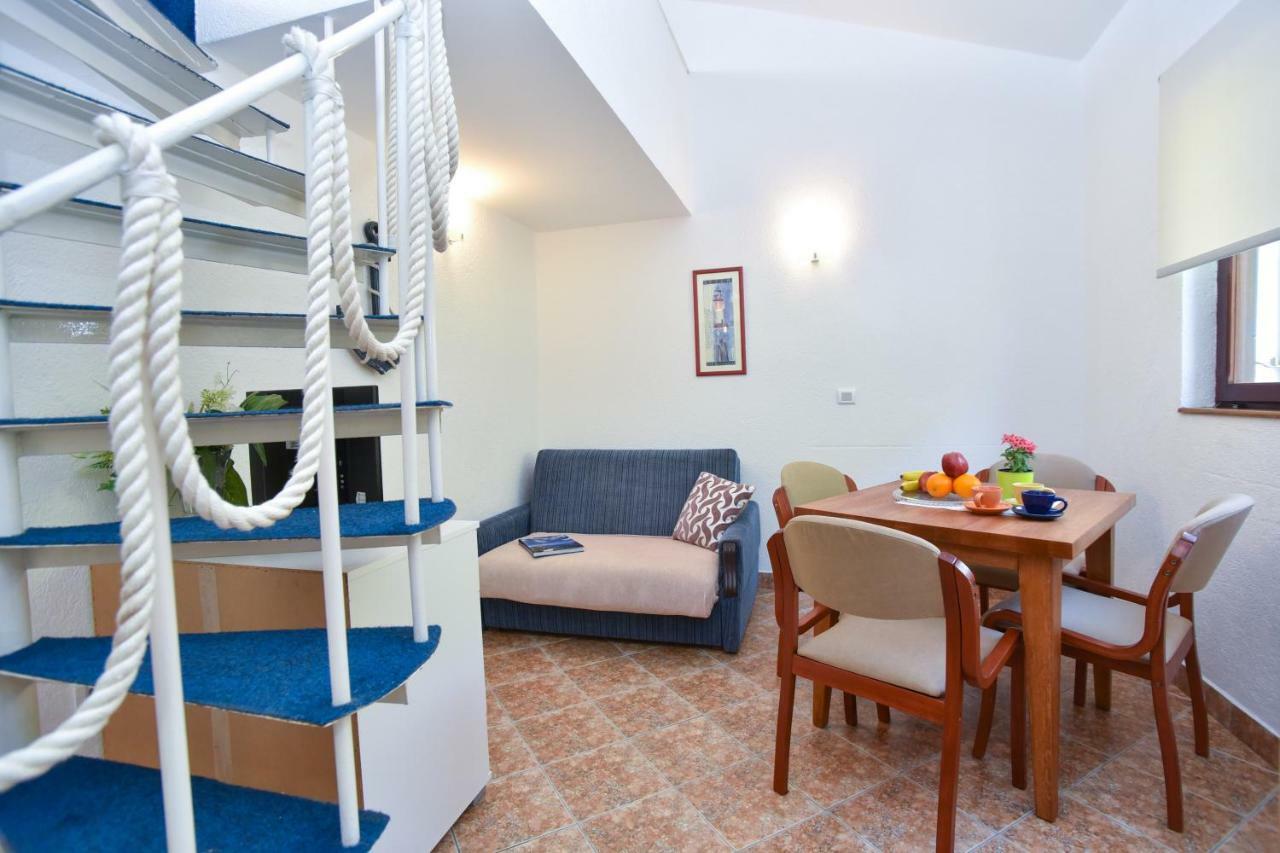 Guest House Jedro Petrovac Екстериор снимка