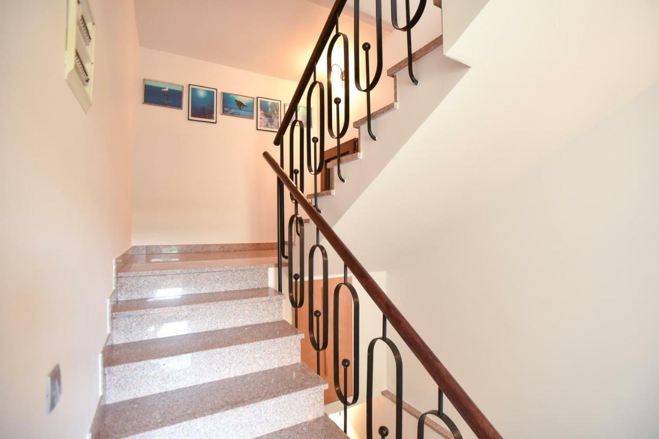 Guest House Jedro Petrovac Екстериор снимка