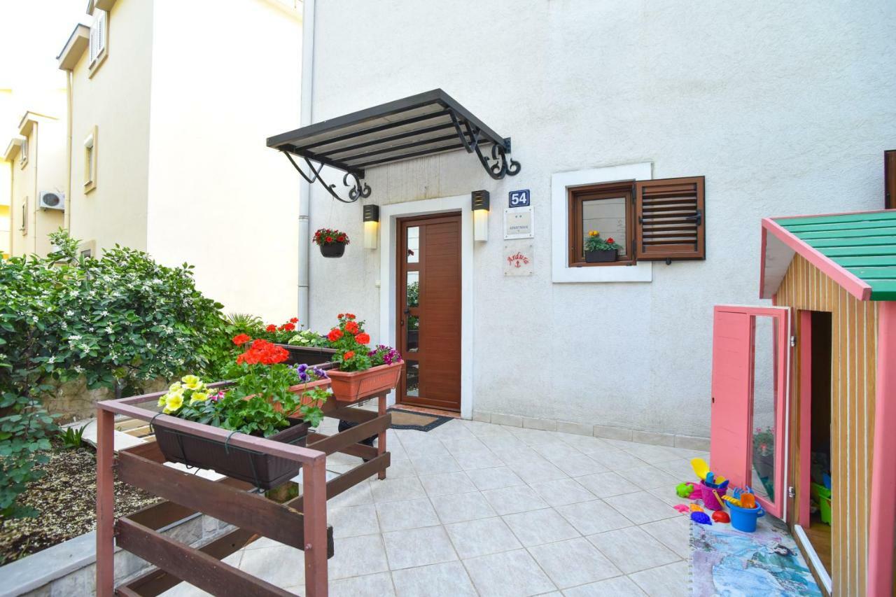 Guest House Jedro Petrovac Екстериор снимка