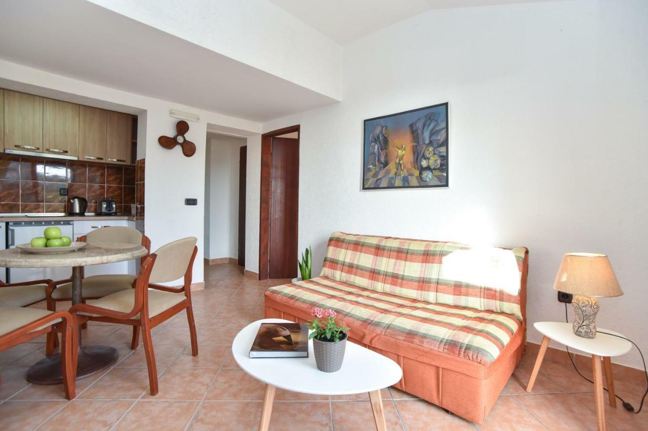 Guest House Jedro Petrovac Екстериор снимка